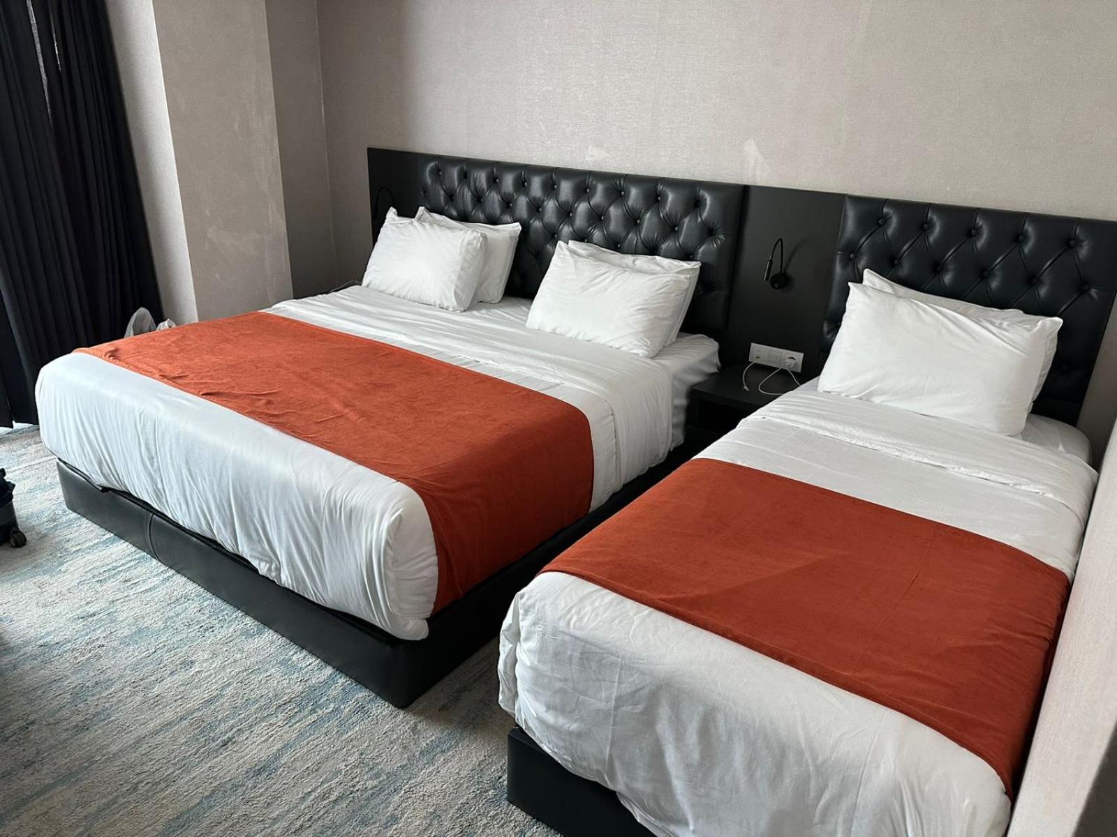 M 1 T Hotel Tbilisi Zewnętrze zdjęcie