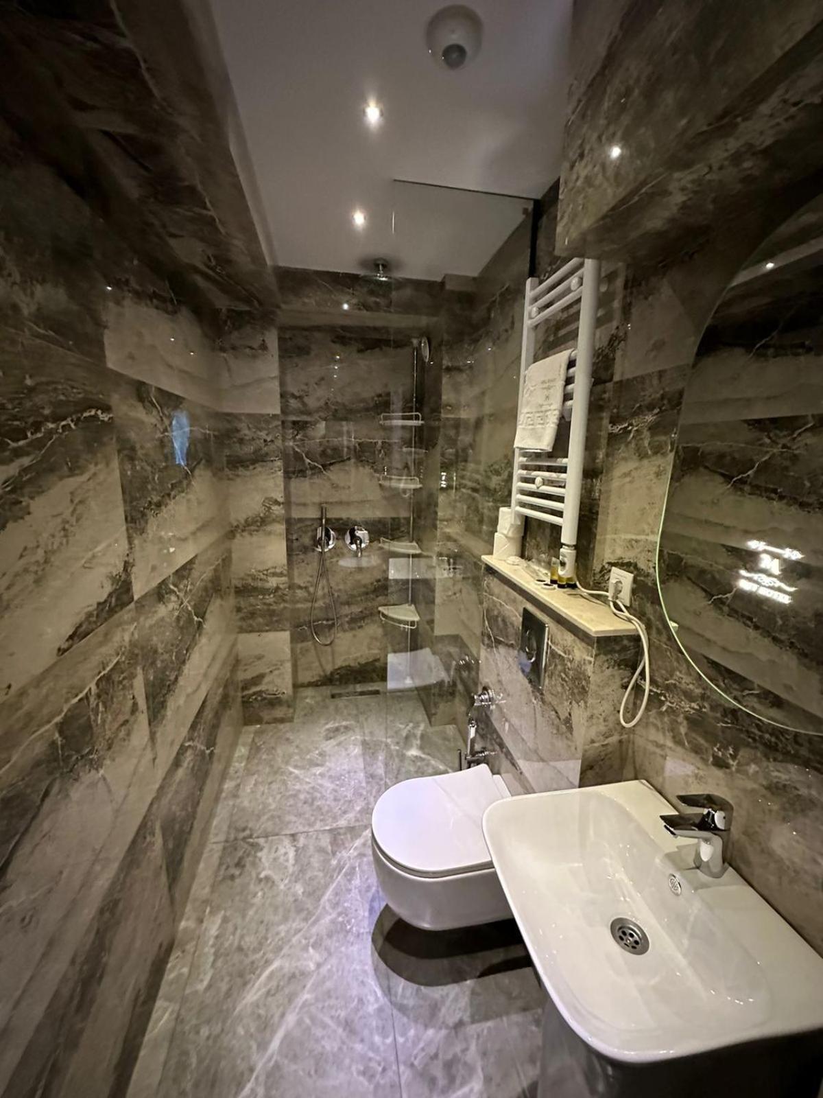 M 1 T Hotel Tbilisi Zewnętrze zdjęcie