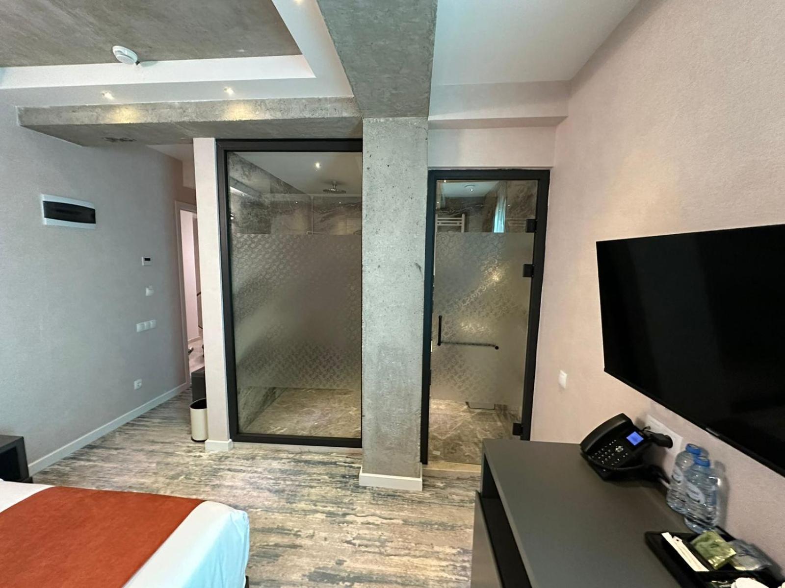 M 1 T Hotel Tbilisi Zewnętrze zdjęcie