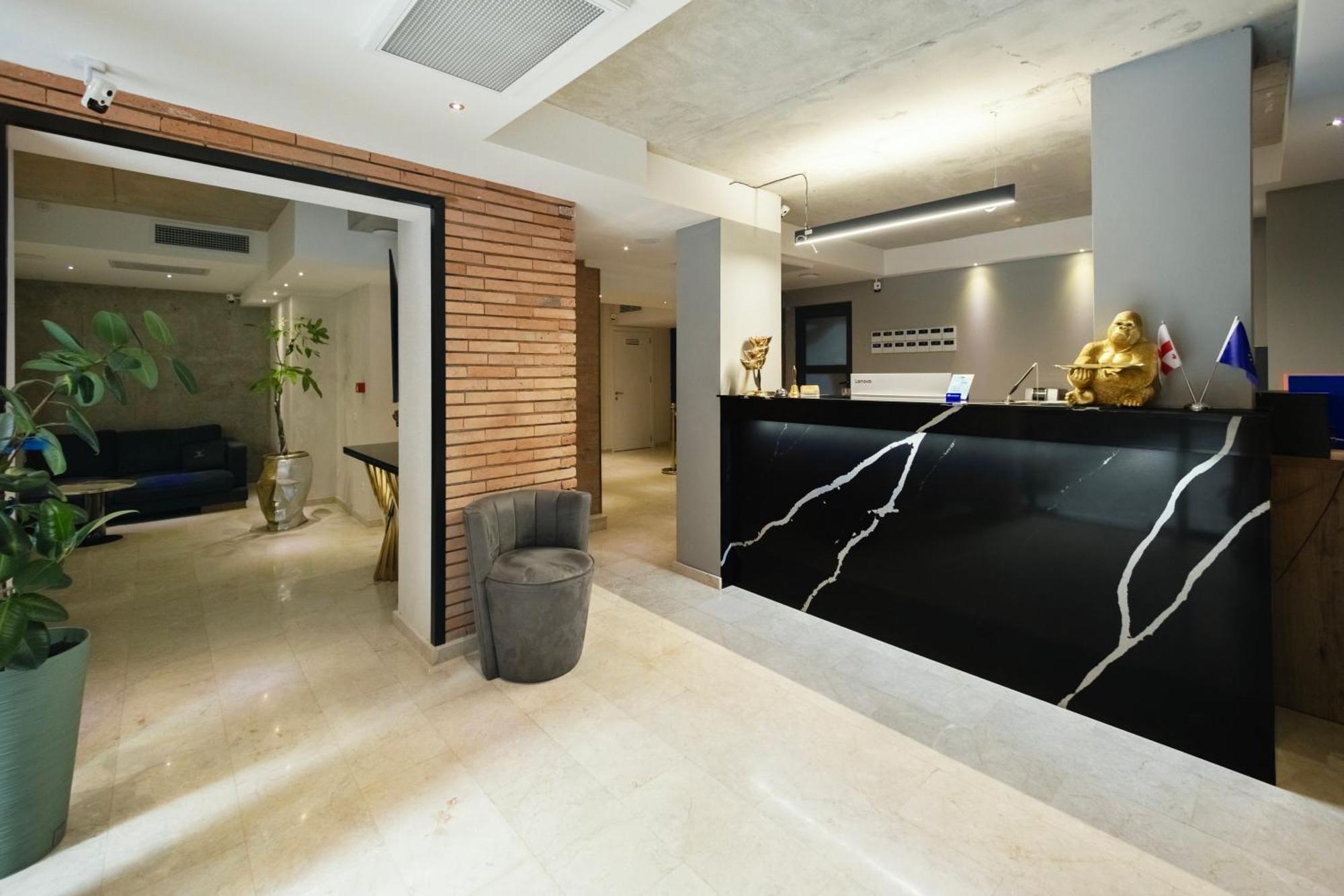 M 1 T Hotel Tbilisi Zewnętrze zdjęcie