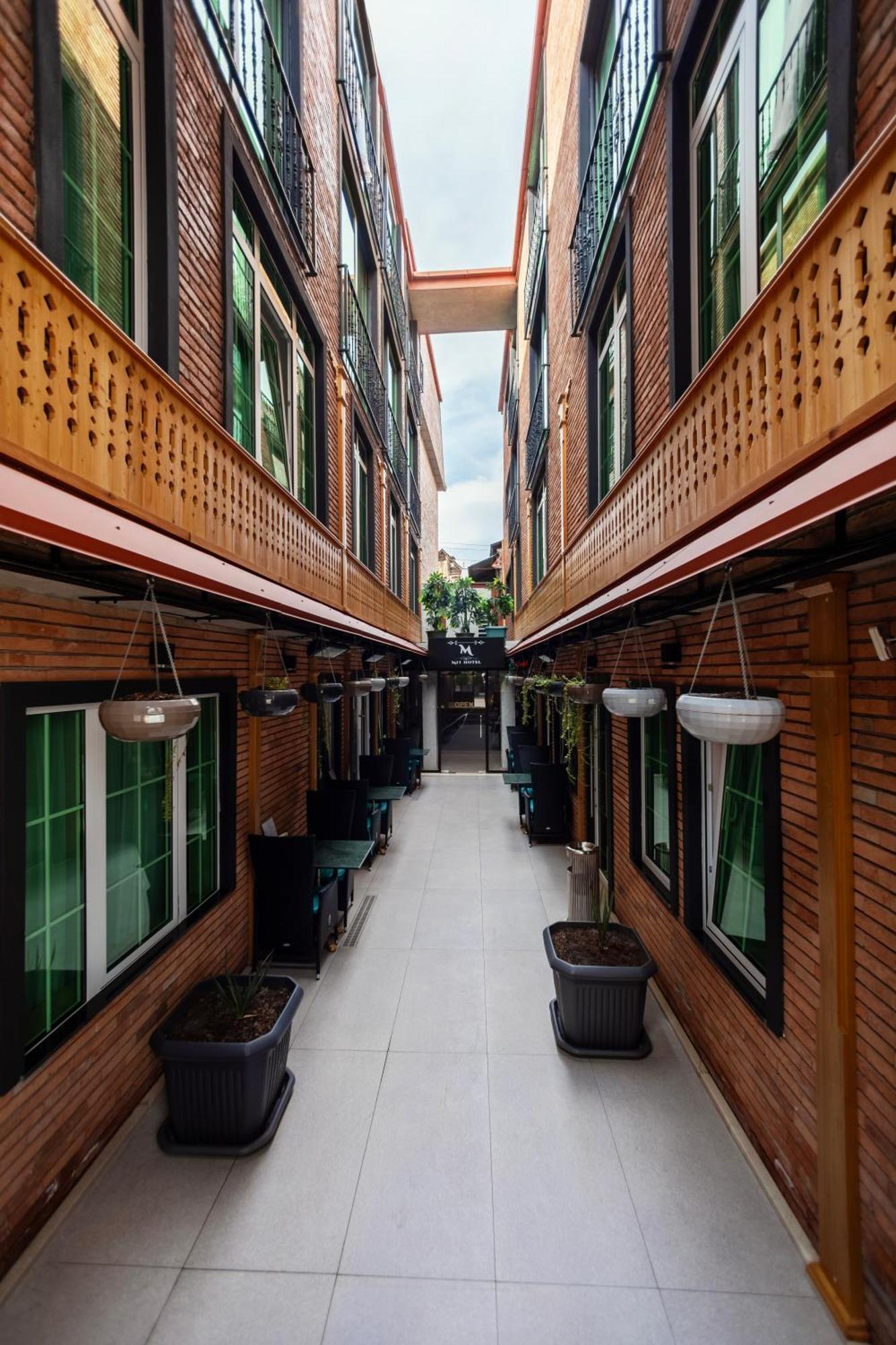 M 1 T Hotel Tbilisi Zewnętrze zdjęcie