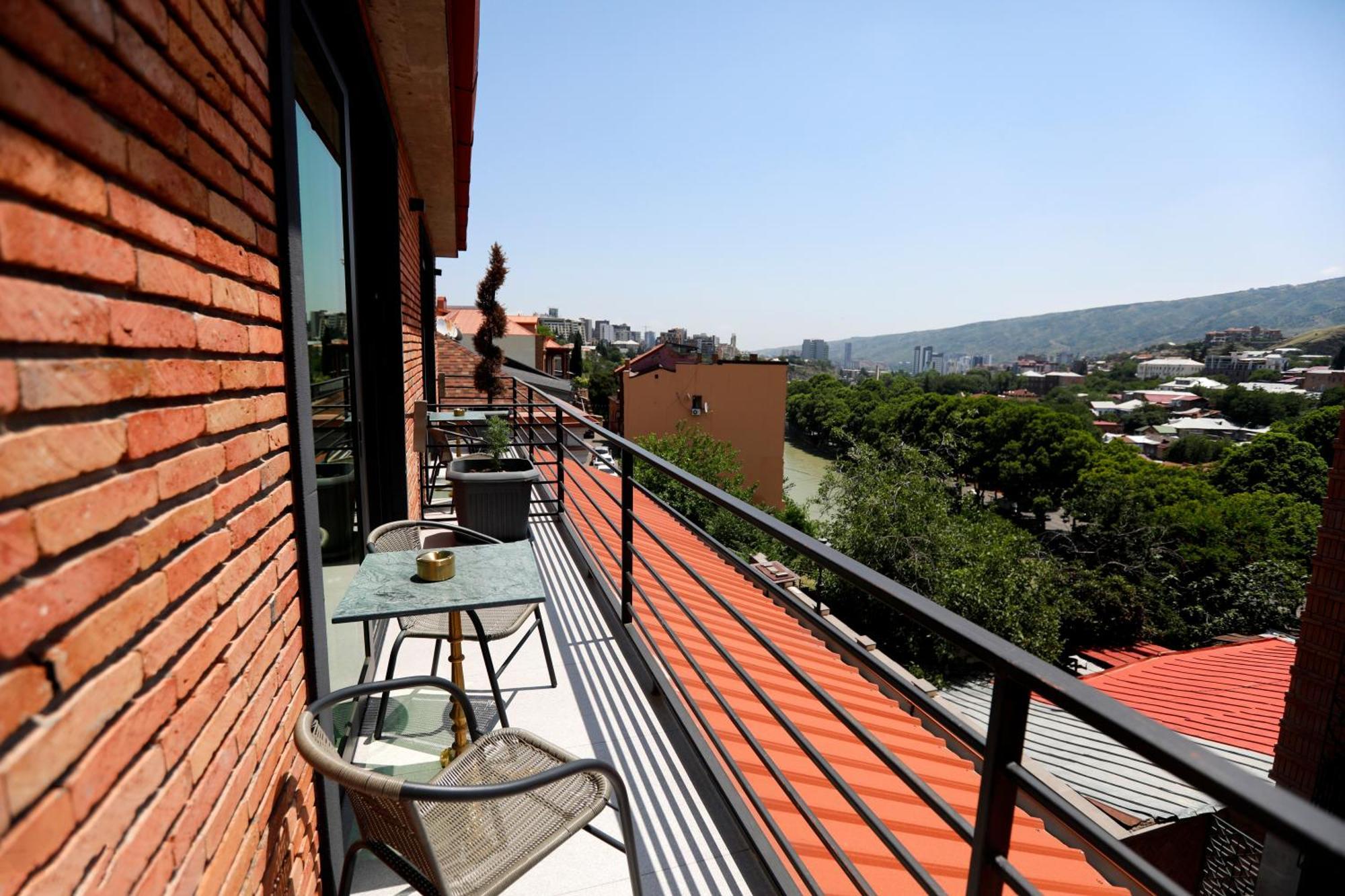 M 1 T Hotel Tbilisi Zewnętrze zdjęcie