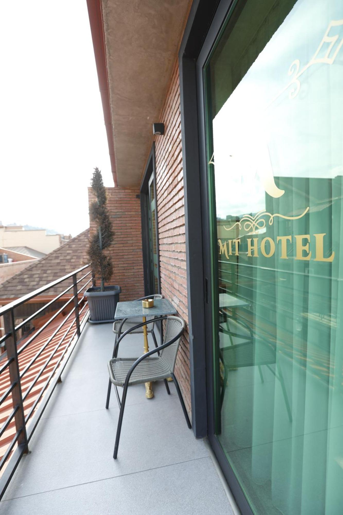 M 1 T Hotel Tbilisi Zewnętrze zdjęcie