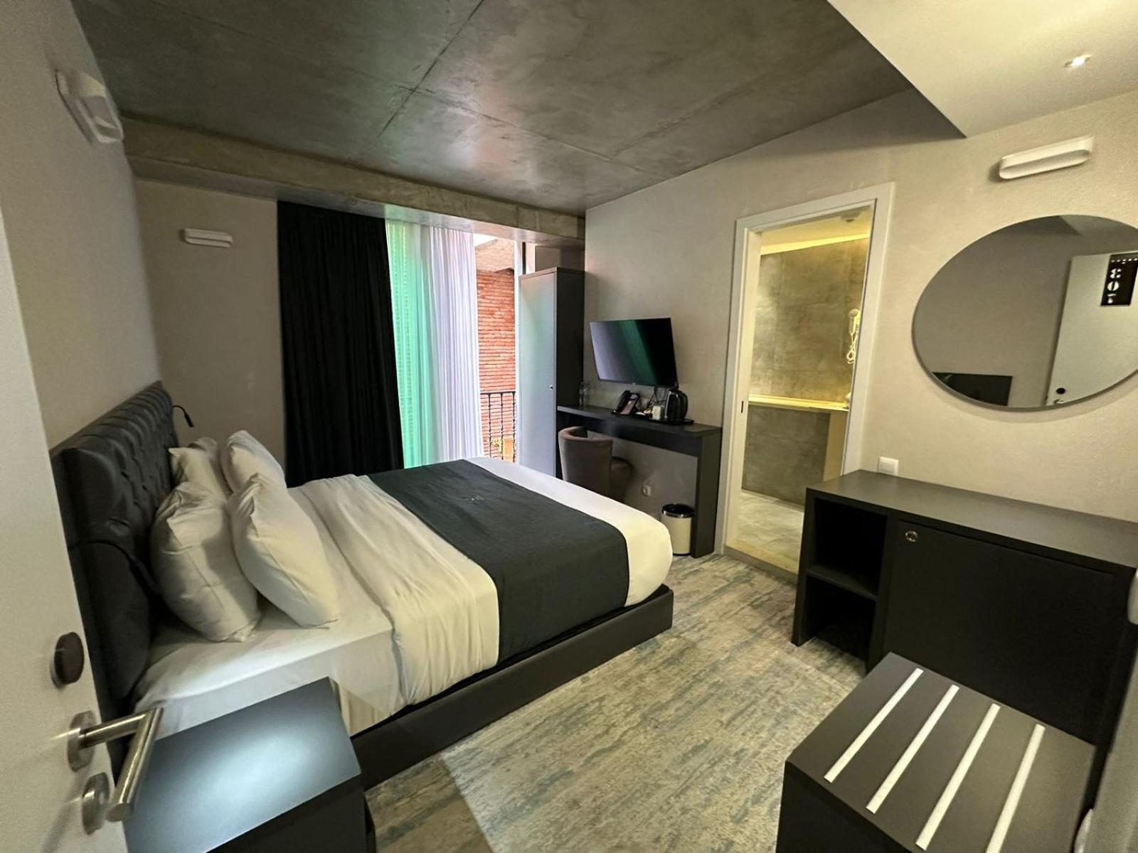 M 1 T Hotel Tbilisi Zewnętrze zdjęcie