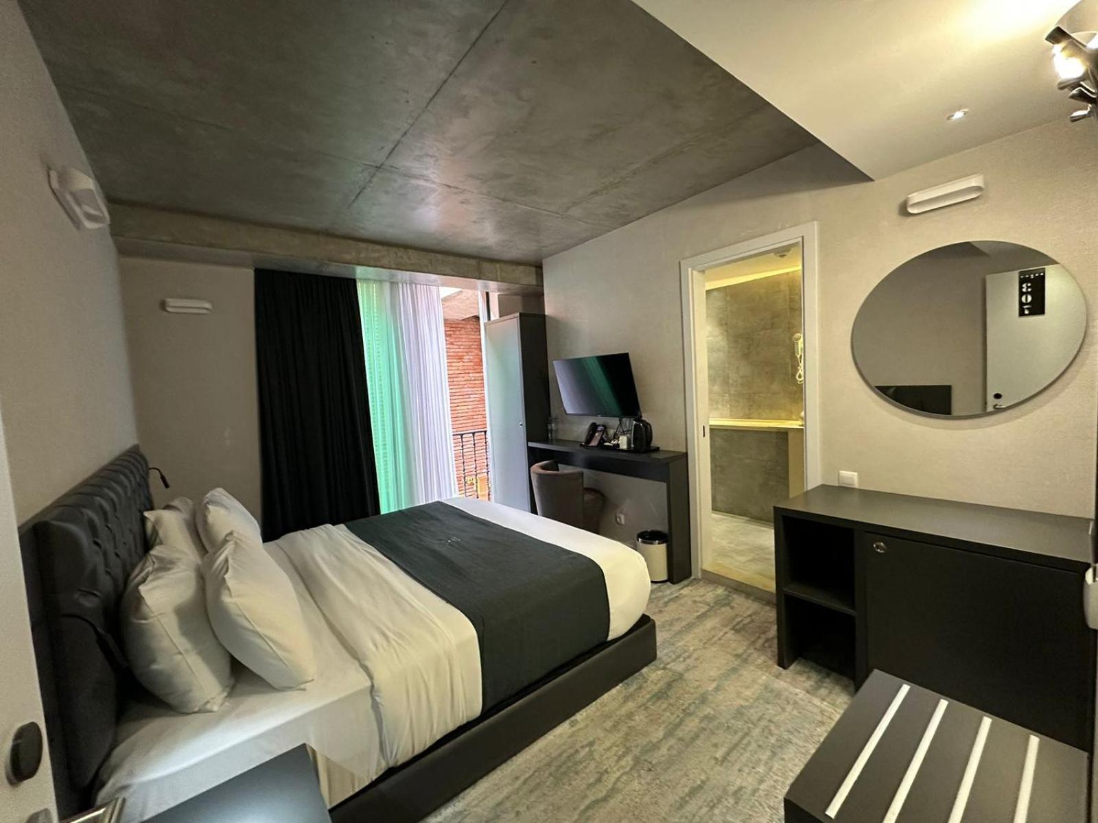 M 1 T Hotel Tbilisi Zewnętrze zdjęcie